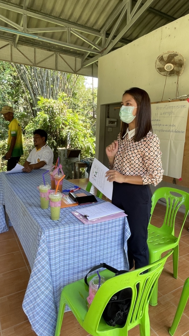แผนออกประชาคมหมู่บ้านทบทวนแผนพัฒนาท้องถิ่น และประชาสัมพันธ์การคัดแยกขยะ/การชำระค่าน้ำ-ค่าขยะ ม.5