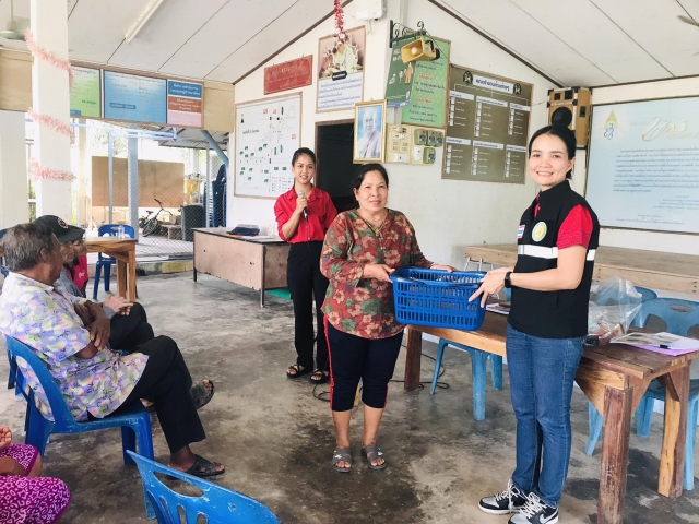 แผนออกประชาคมหมู่บ้านทบทวนแผนพัฒนาท้องถิ่น และประชาสัมพันธ์การคัดแยกขยะ/การชำระค่าน้ำ-ค่าขยะ ม.10